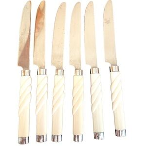 𝅺SET of 6 vintage table knives, stainless steel with white plastic handles